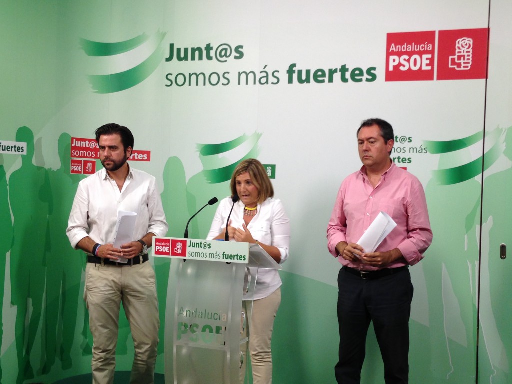 Irene García, entre Francisco González y Juan Espadas
