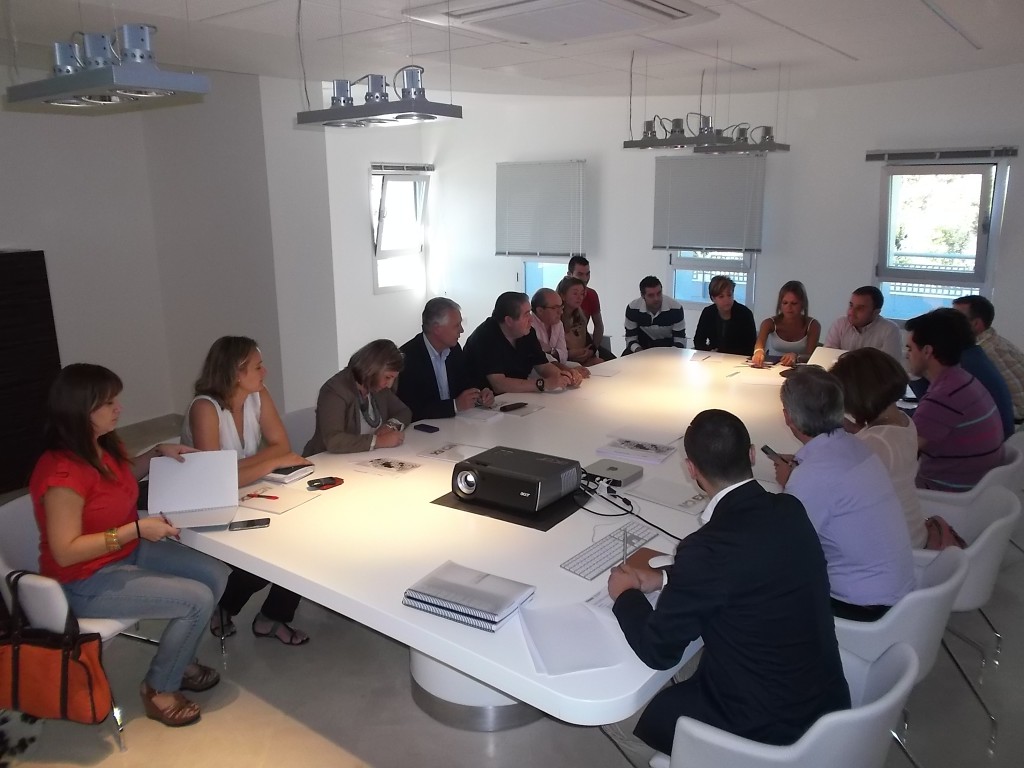 Un momento de la reunión con empresarios marroquineros, desarrollada en el Centro Tecnológico de la Piel