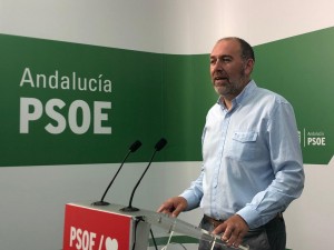 Jesús Solís comparece en la sede del PSOE
